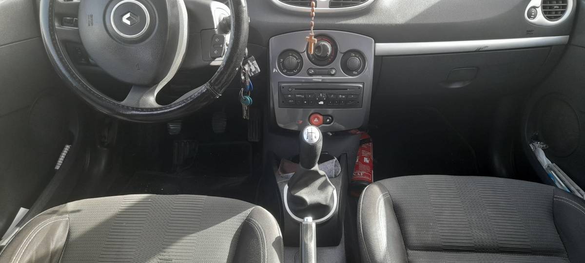 Prodajem clio grandetour 1.5 dci
