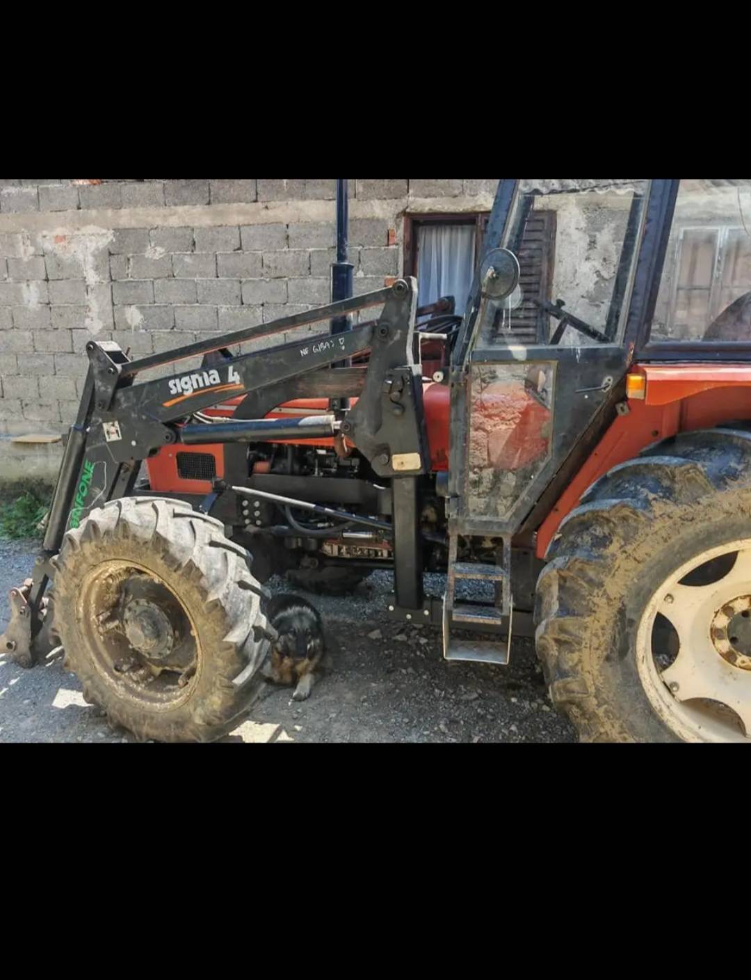 Prodajem traktor Zetor 6945 sa prednjim utovarivačem i ralicom