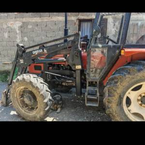 Prodajem traktor Zetor 6945 sa prednjim utovarivačem i ralicom