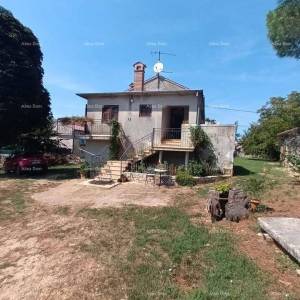 Prodajemo autentičnu staru kamenu kuću u mjestu Stranići, Sveti Lovreč.