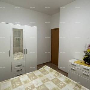 Prodajemo kuću sa više apartmana i bazenom. Pula Veli vrh.