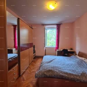 Prostran trosobni stan površine 81 m², Pula