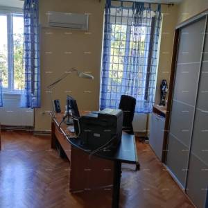 Prostran trosobni stan površine 81 m², Pula