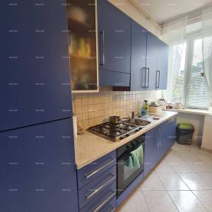 Prostran trosobni stan površine 81 m², Pula