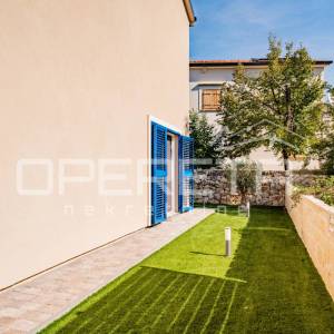 Prostrana moderna vila s bazenom – otok Krk, mir i udobnost na 931 m² zemljišta