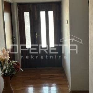 Prostrana obiteljska kuća na Novom Bokanjcu 