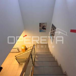 Prostrani poslovni prostor 253 m² – Split, atraktivna lokacija