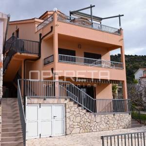 Prvi red do mora, kuća s 4 apartmana, Zatoglav