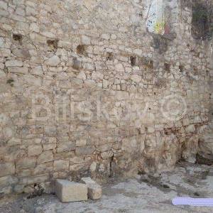 Pučišća, Brač- ruševna kuća s projektom u centru mijesta