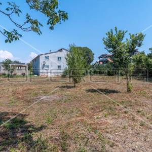 Pula, građevinsko zemljište 1387 m2 pravilnog oblika