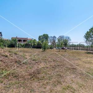 Pula, građevinsko zemljište 1387 m2 pravilnog oblika