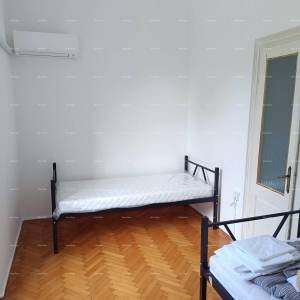 Pula. Kuća s poslovnim prostorom i garažom!