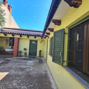 Pula – Kuća sa 2 apartmana.