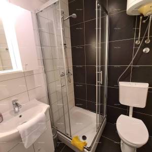 Pula – Kuća sa 2 apartmana.
