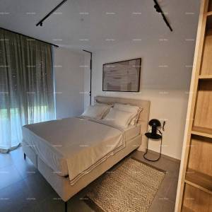 Pula – Nov, moderno namješten stan s terasom
