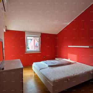 PULA, Prodaje se dvoetažni stan , 70 m²