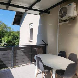 Pula – Stoja, dva stana 110 m² s terasom