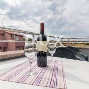 PULA, VALDEBEK - Apartmanska kuća na atraktivnoj lokaciji
