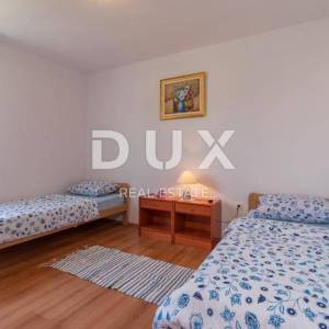 PULA, VALDEBEK - Apartmanska kuća na atraktivnoj lokaciji