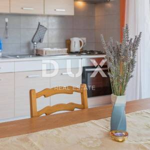 PULA, VALDEBEK - Apartmanska kuća na atraktivnoj lokaciji