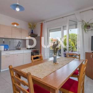 PULA, VALDEBEK - Apartmanska kuća na atraktivnoj lokaciji