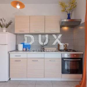 PULA, VALDEBEK - Apartmanska kuća na atraktivnoj lokaciji
