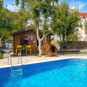 Punat, okolica, samostojeća kuća s bazenom!