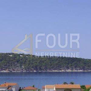 Rab, Barbat na Rabu, kuća s 5 apartmana, 300m od mora
