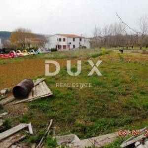 RAB, LOPAR - građevinsko zemljište 690m2 za obiteljsku kuću/villu/apartmane/kuću za iznajmljivanje s bazenom/kuću za odmor s ba...