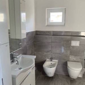 RAB, LOPAR- uređeni apartman na odličnoj lokaciji