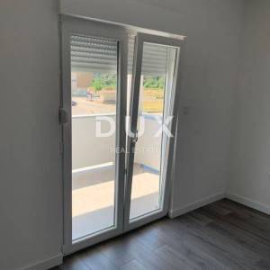 RAB, LOPAR - uređeni apartman na odličnoj lokaciji