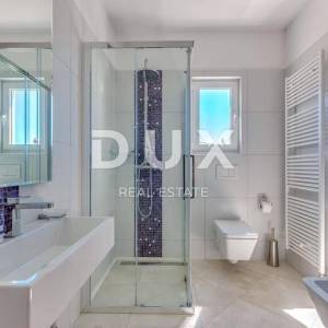 RAB - Luksuzna kuća s 4 apartmana blizu mora