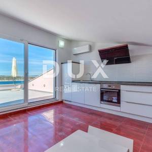 RAB - Luksuzna kuća s 4 apartmana blizu mora