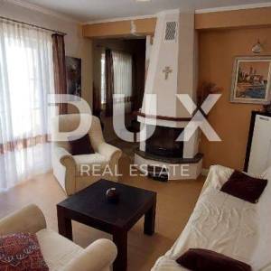 RAB, SUPETARSKA DRAGA - Predivan dvoetažni apartman, 1. red do mora!