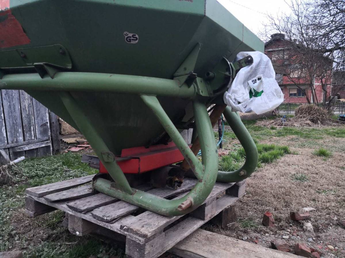 rasipač AMAZONE ZA-F 803