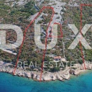 RASTOVAČA - STINICA građevinski teren za 14300m2 za apartmane / hotel / - kig 30% - kis 80%.