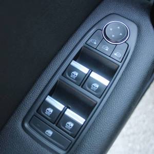 Renault Captur 1.6 E-Tech 160 AUTOMATIK *LED, NAVIGACIJA, KAMERA*