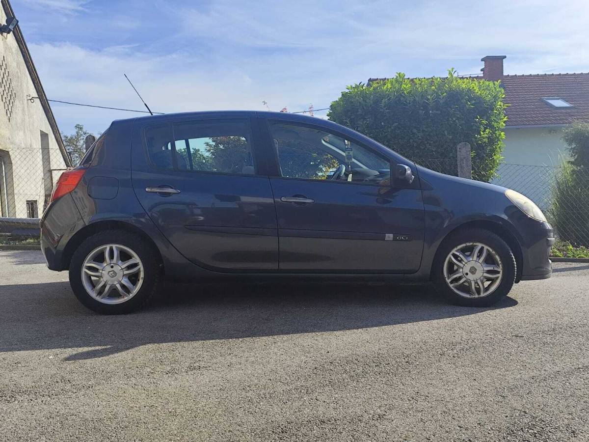 RENAULT CLIO 1.5 DCI