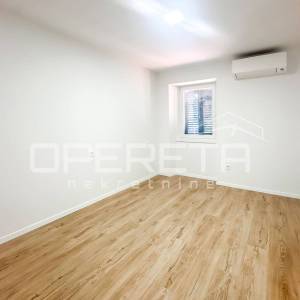 Renoviran stan na dvije etaže, 3 sobe i terasa – Šibenik
