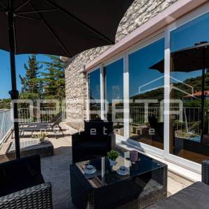 Renovirana Dalmatinska Kuća na Korčuli uz samo more, uvala Stračićica