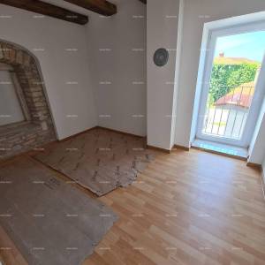 Renovirana kamena kuća s bazenom – mirno selo blizu Svetvinčenta