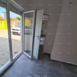Renovirana kamena kuća s bazenom – mirno selo blizu Svetvinčenta