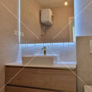 Renovirana kuća prvi red do mora, Seget Vranjica, Trogir