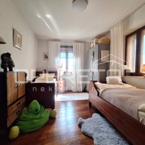 Renovirana kuća s 2 stana, Šibenik- Centar