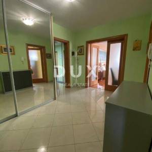 REŠETARI -  Trosobni stan na odličnoj lokaciji