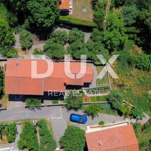 RIBNICA, OBROVAC - PRILIKA! Kuća 1. red do mora + brod i vez
