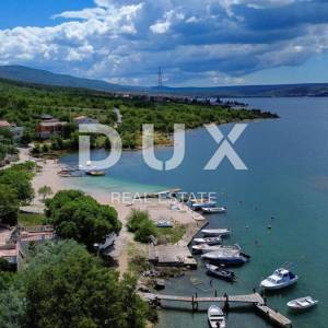 RIBNICA, OBROVAC - PRILIKA! Kuća 1. red do mora + brod i vez