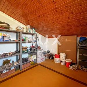 RIBNICA, OBROVAC - PRILIKA! Kuća 1. red do mora + brod i vez