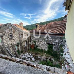 RIJEKA, BAKAR - kuća u strogom centru - samo 95 metara od mora! PRILIKA!