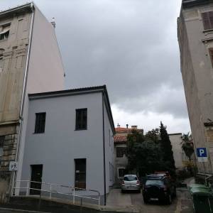 RIJEKA, BANDEROVO - dvojna kuća na odličnoj lokaciji